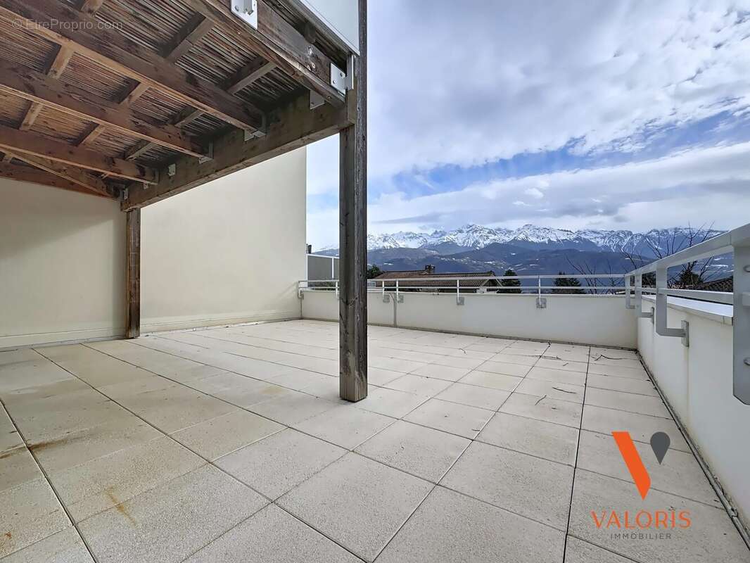 Appartement à SAINT-ISMIER