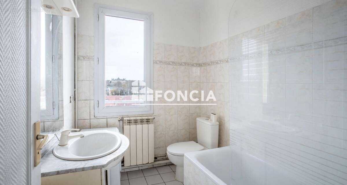 Appartement à SARTROUVILLE