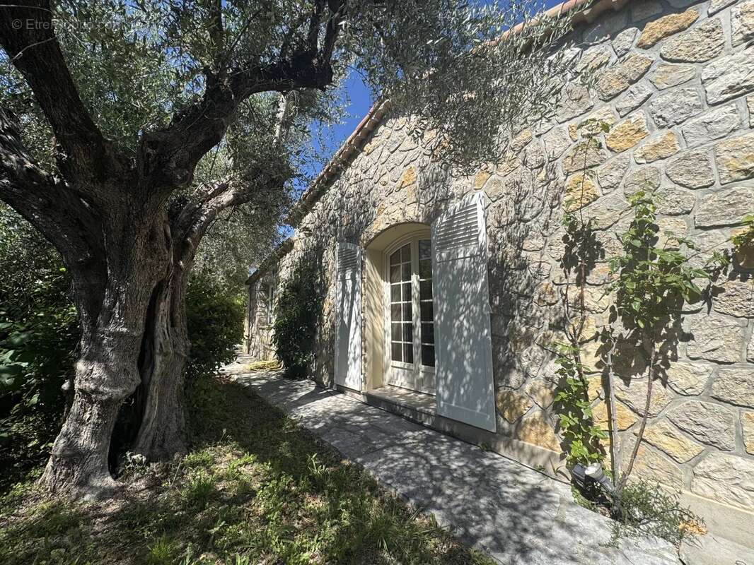 Mougins vente maison 4 pièces - photo 11
