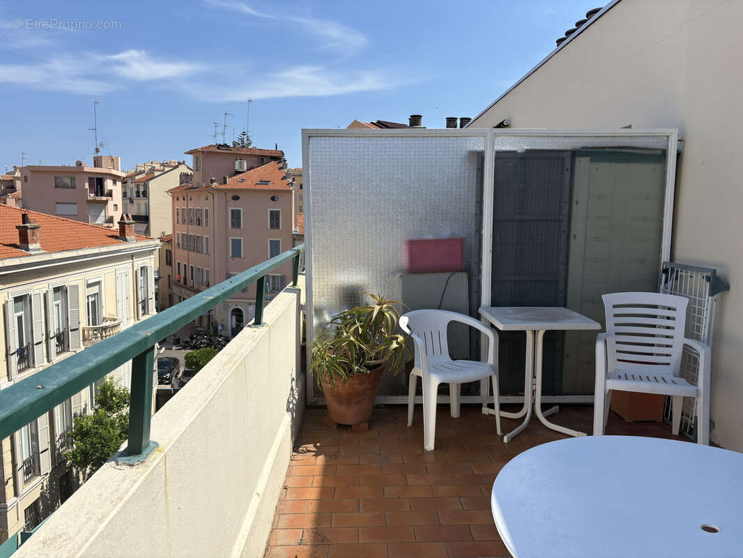 Menton centre studio a fort potentiel - photo 4