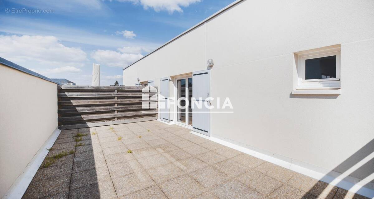 Appartement à SAINT-JEAN-DE-BRAYE