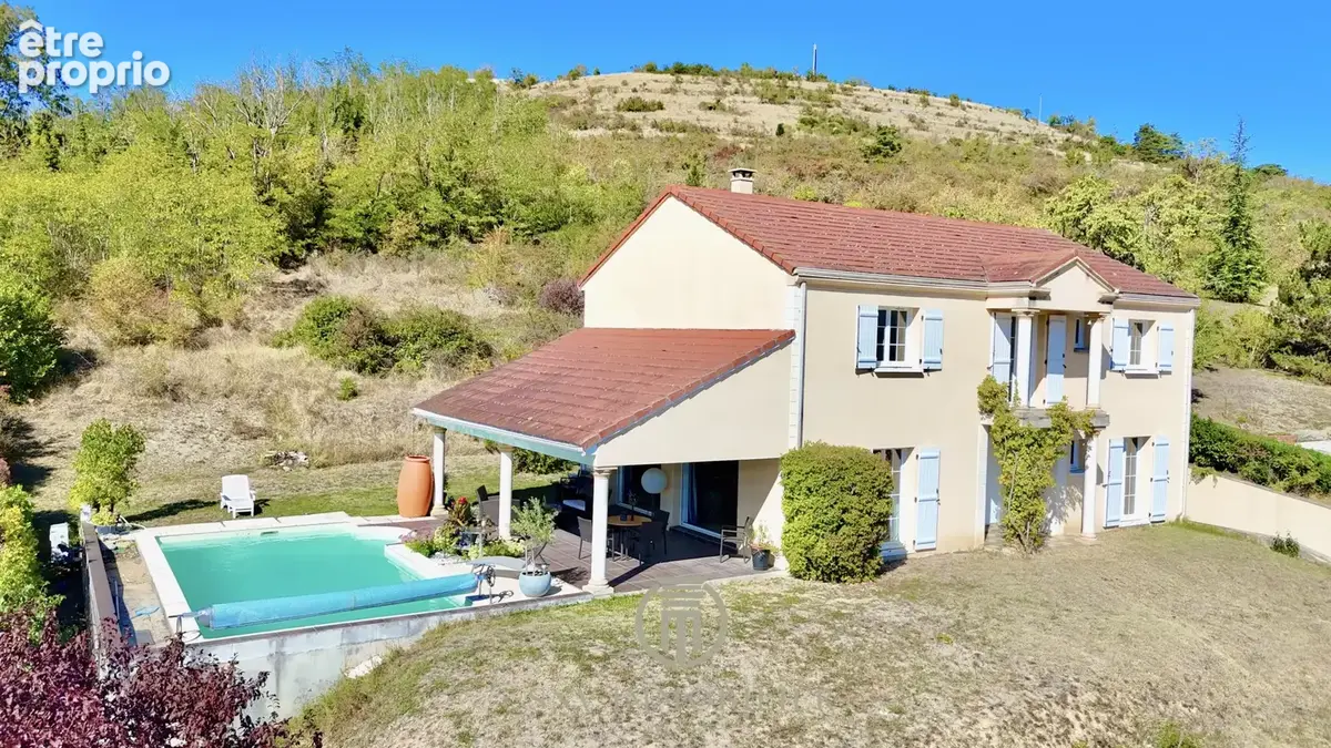 Villa style Île-de-France avec vue - 4 chambres - piscine - garage - photo 5