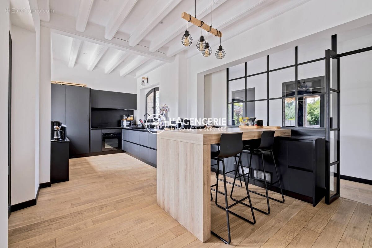 Maison à CARBON-BLANC