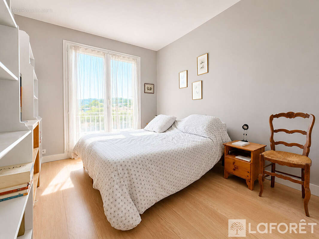 Appartement Sevres 4 pièce(s) 82 m2 - photo 11