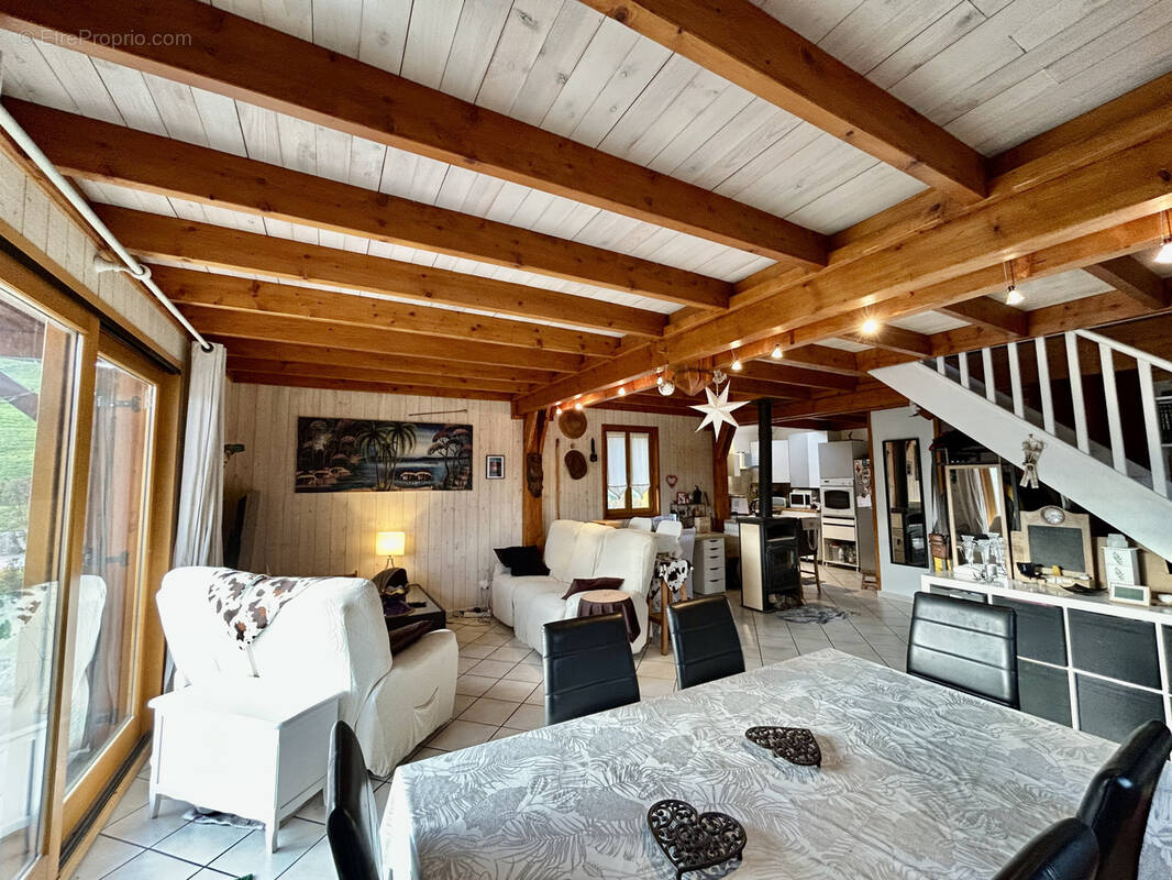 Maison à MEAUDRE