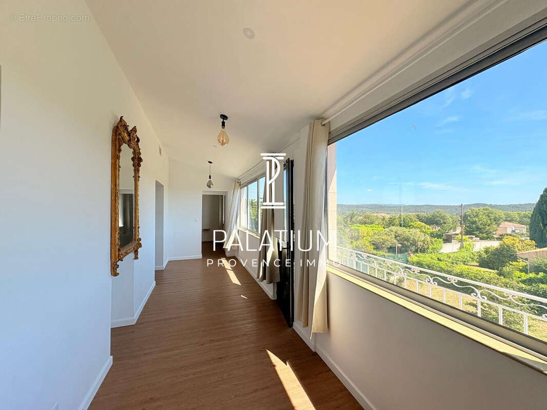 Appartement à LA FARE-LES-OLIVIERS