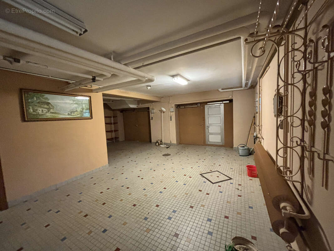 Élégante maison familiale de 220 m2 sur un magnifique terrain arboré de 15 ares - photo 26