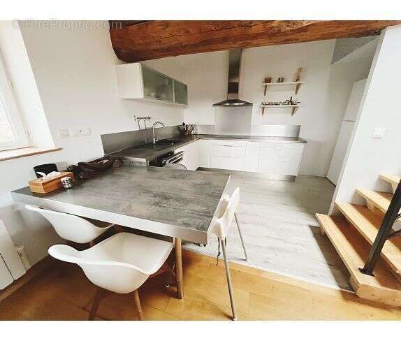 Appartement à FONTAINES-SAINT-MARTIN