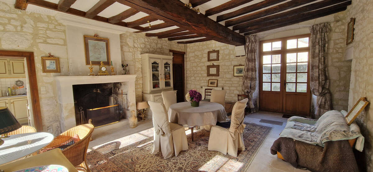 Maison à CHAMPIGNY-SUR-VEUDE