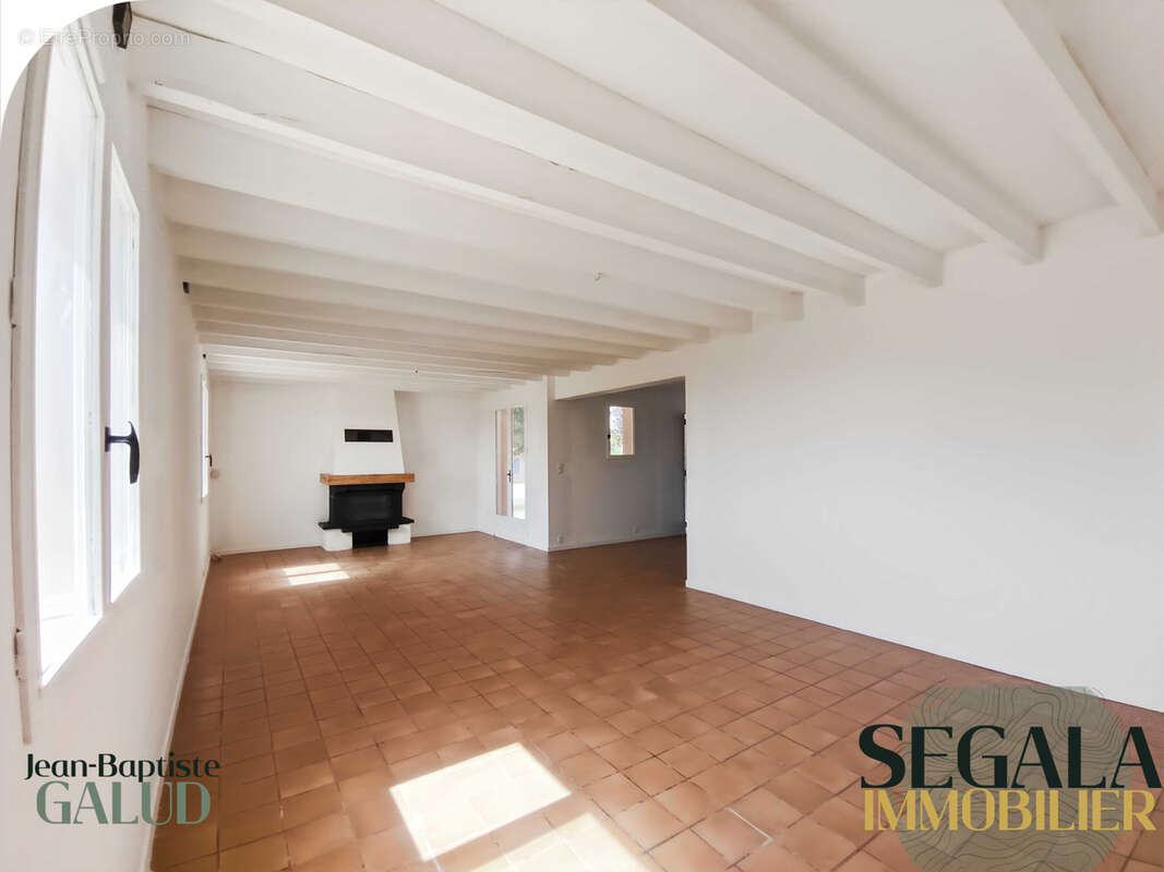 Maison à MIRANDOL-BOURGNOUNAC