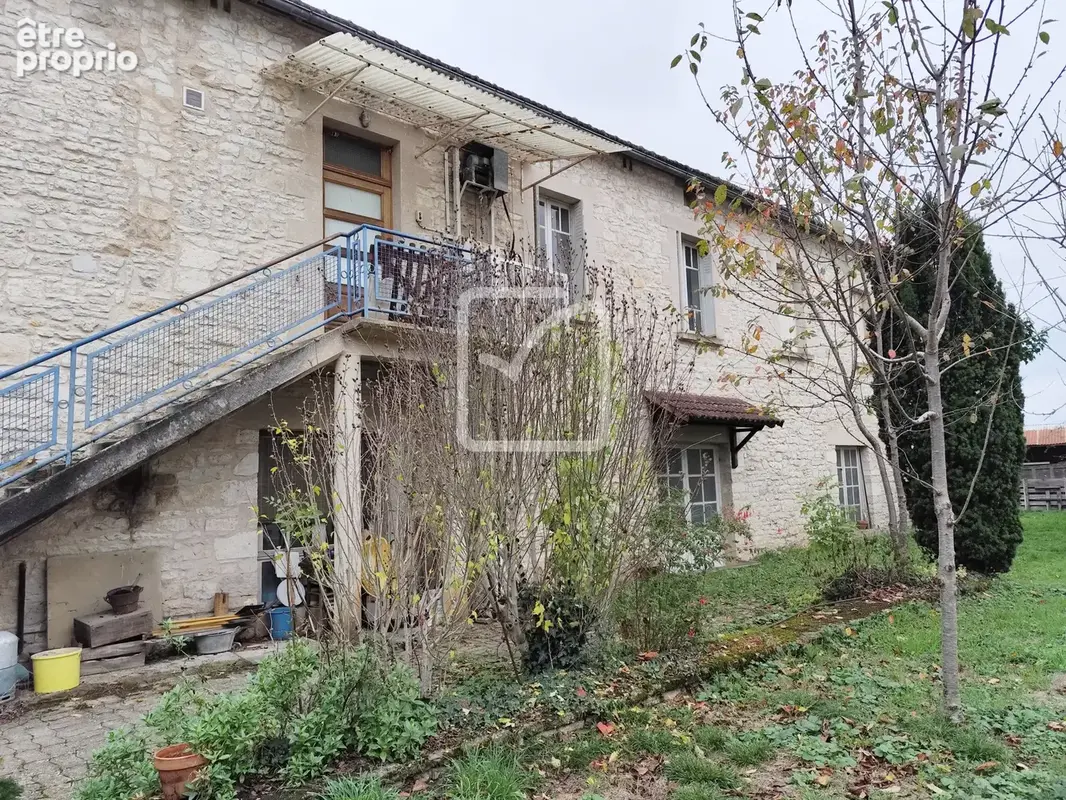 Belle bâtisse des années 50 aux volumes généreux - photo 1