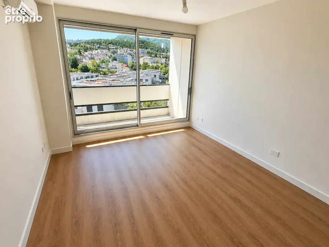 Appartement T5 98,57 m2 en dernier étage avec balcons et parking - photo 13