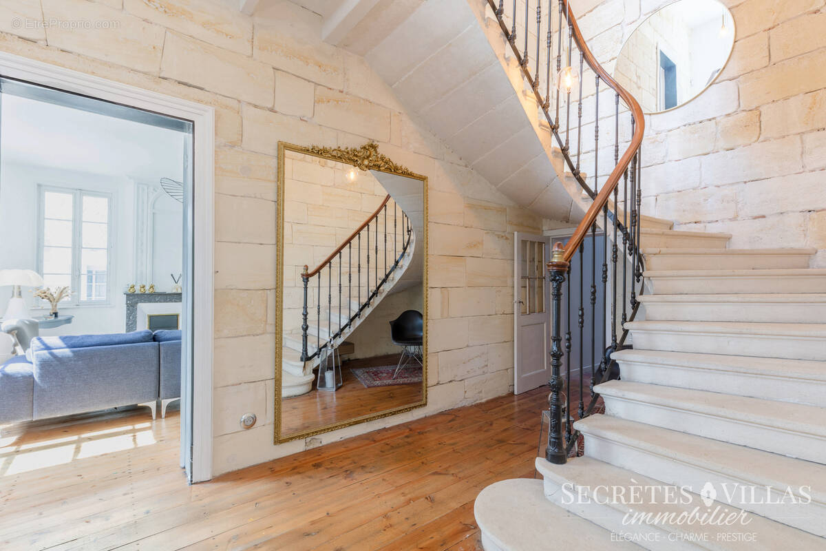 Maison à SAINT-EMILION