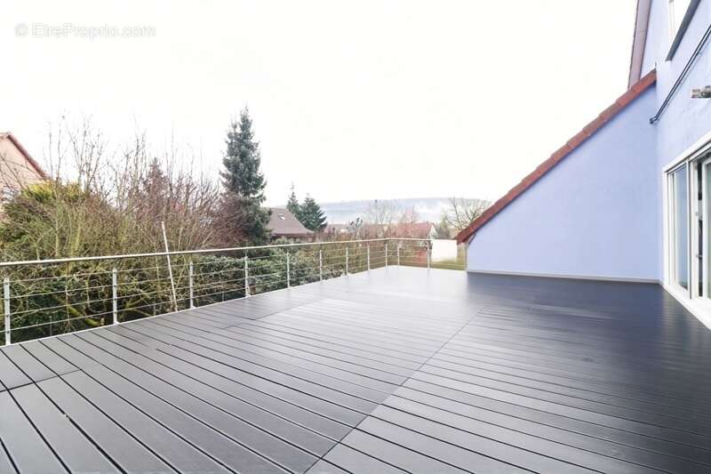 Profitez d'une superbe terrasse de 40 m² dans un cadre lumineux et moderne - photo 4