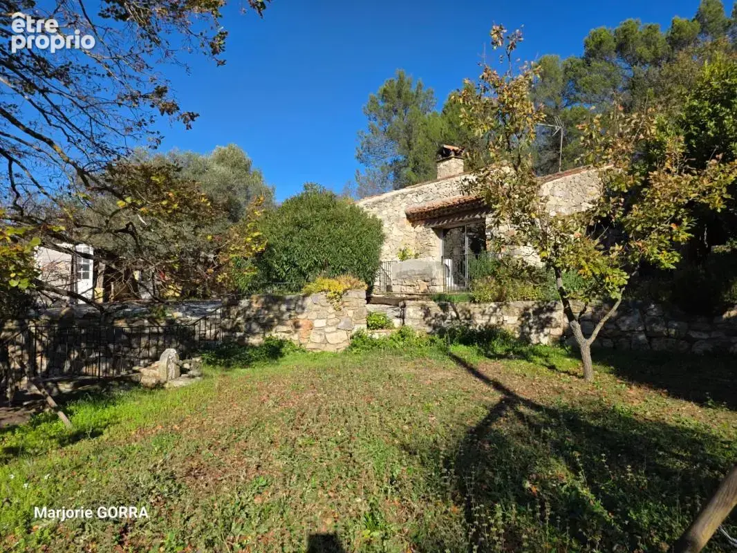 ROUGIERS VILLA T5 sur 1857 m² de terrain - photo 3