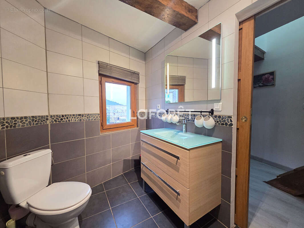 Appartement à COTIGNAC