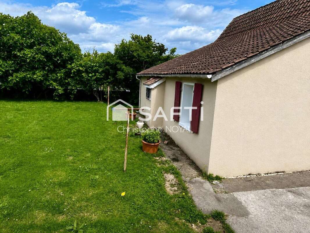 Maison 94 m² à Argagnon  - photo 2