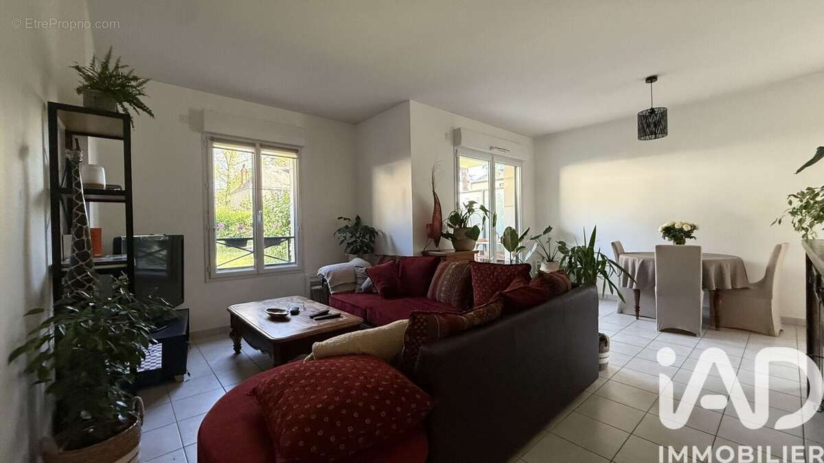 Photo 2 - Appartement à AVRILLE