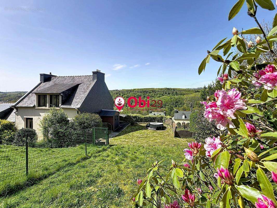 Maison à PONT-DE-BUIS-LES-QUIMERCH