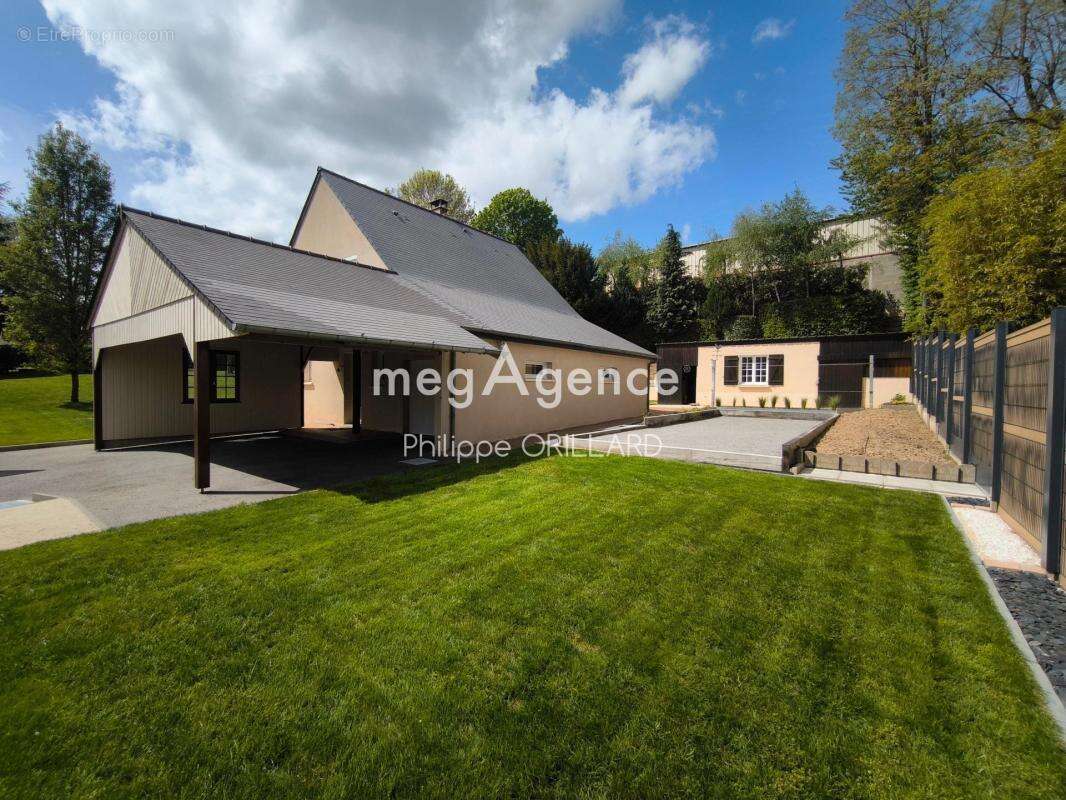 Maison à CHAZE-HENRY