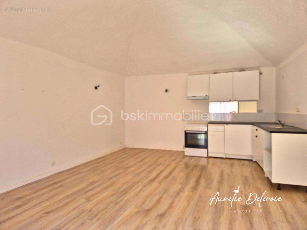 Maison à SAINT-NAZAIRE-DE-LADAREZ