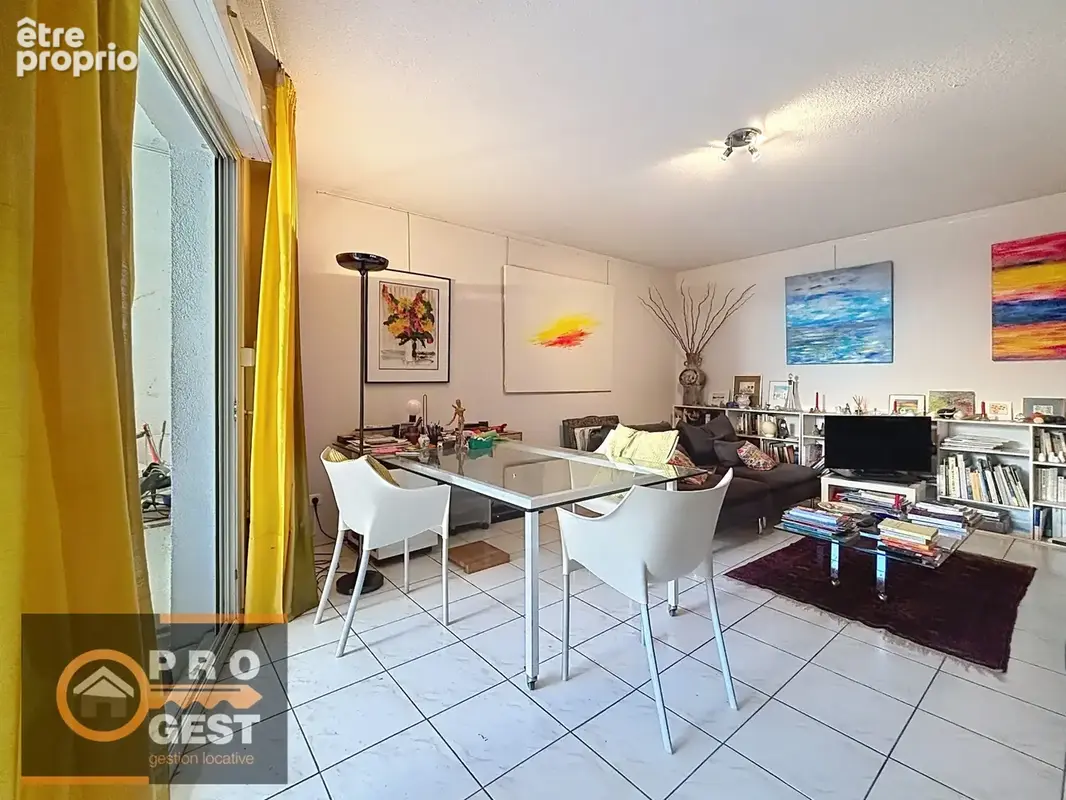 joli rez de jardin dans résidence avec parc classé garage et cave - photo 9