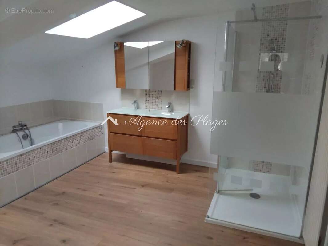 Maison et appartement a roullet saint estephe - photo 14