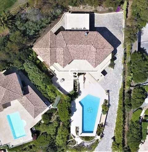 Maison à LES ISSAMBRES