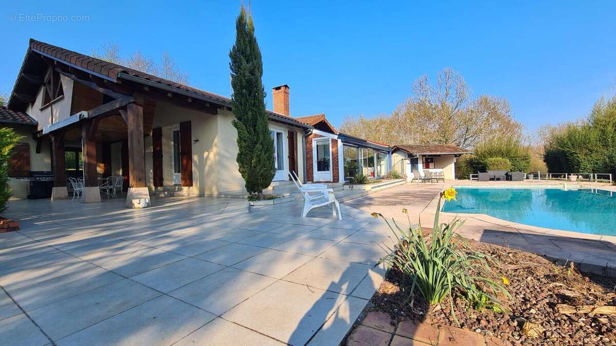 Maison à SAINT-JEAN-SUR-VEYLE