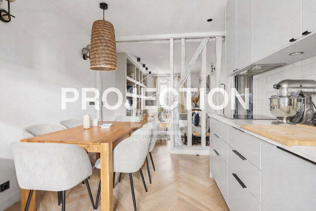 Appartement à PARIS-17E