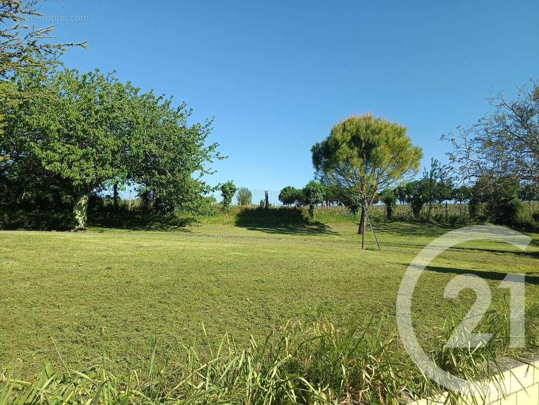 Maison à CHENAC-SAINT-SEURIN-D&#039;UZET