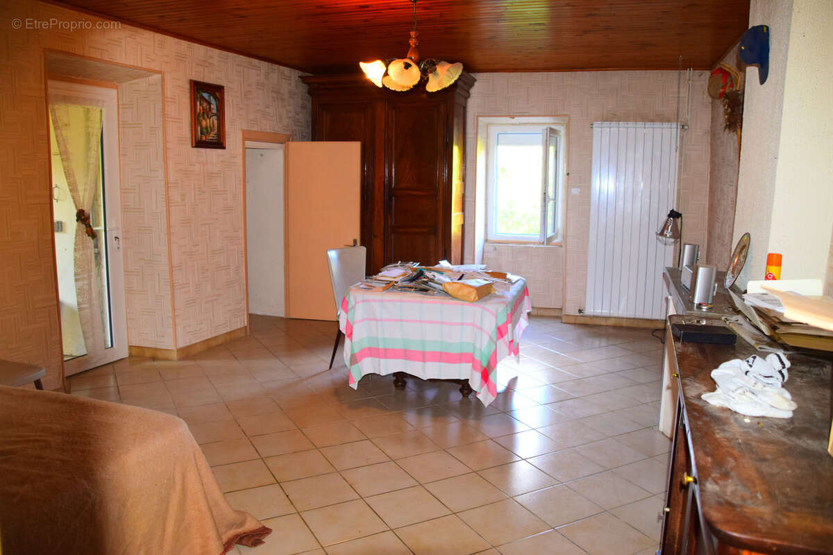 Maison à LAVILLEDIEU