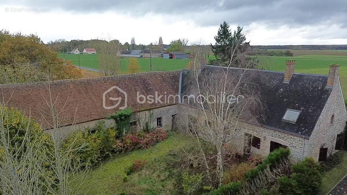 Maison à NEUVY-EN-SULLIAS