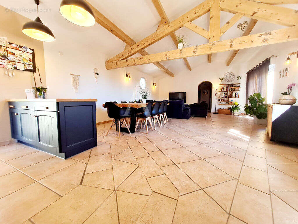 Maison à POUSSAN