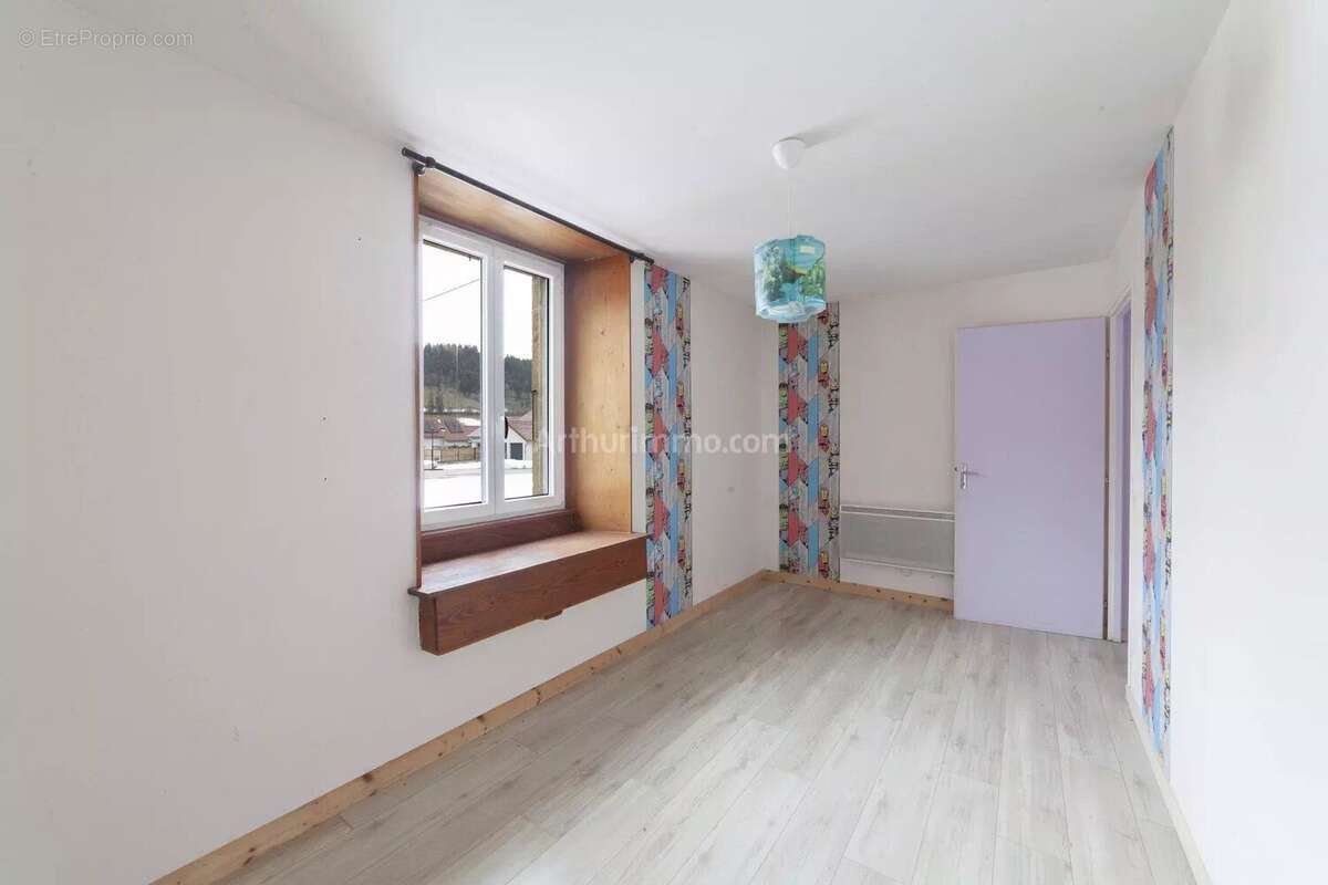 Appartement à GRAND'COMBE-CHATELEU