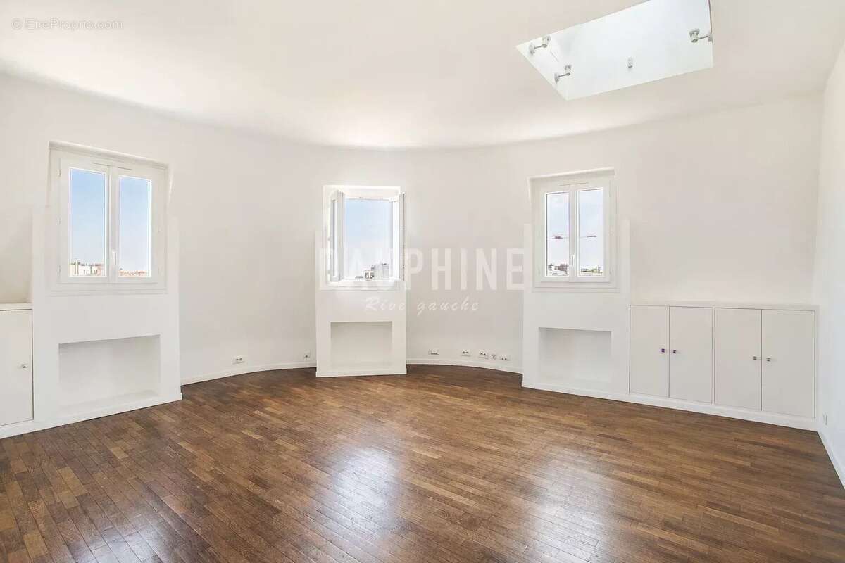 Appartement à PARIS-8E