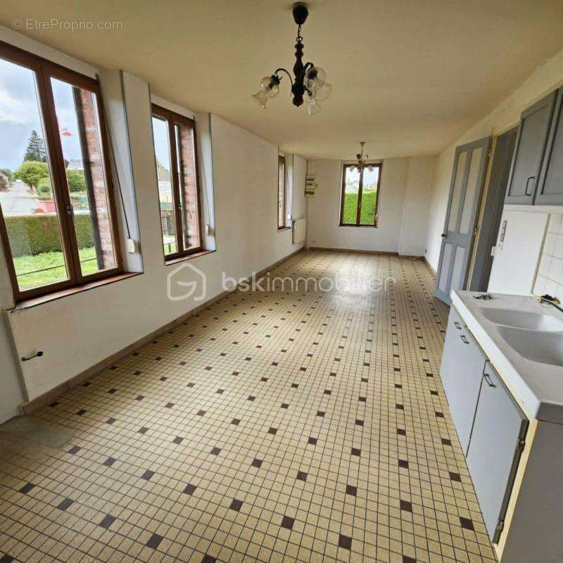 Maison de 113 m2 avec terrain de 700m2 et garages - photo 2