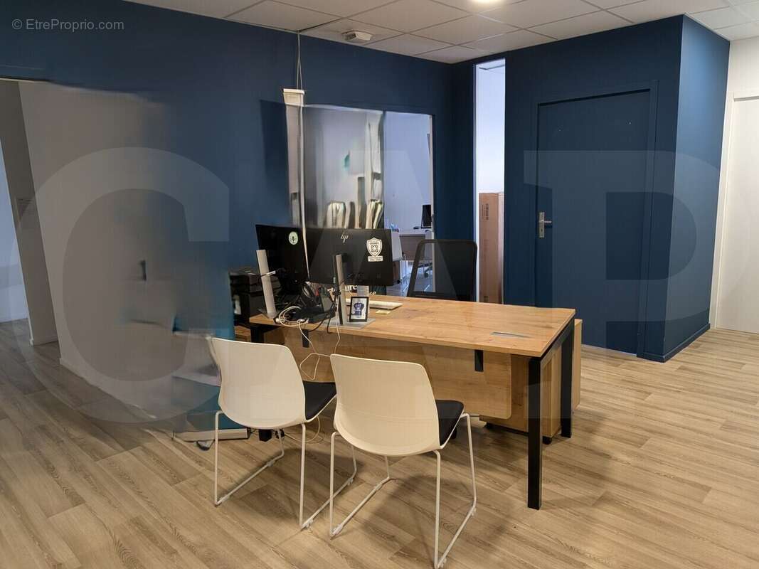 Commerce 219 m² à Brech  - photo 6