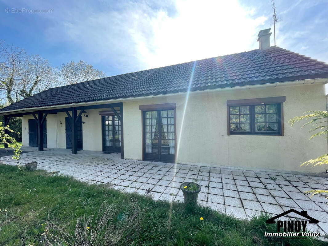 Maison de plain pied sur 1.961m2 de jardin - photo 3