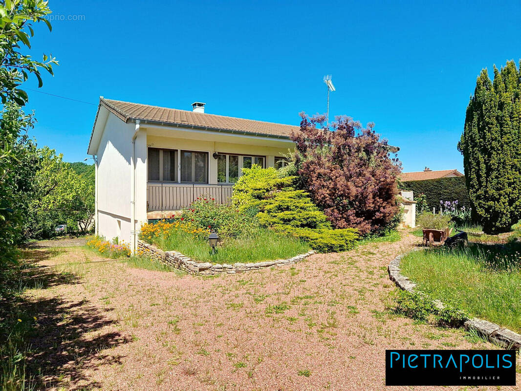 Maison à LA CLAYETTE