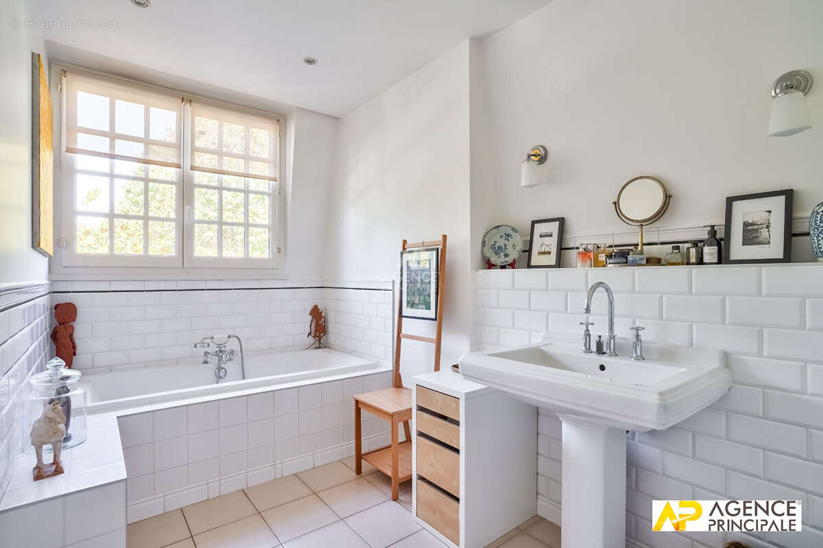 Maison à MAISONS-LAFFITTE