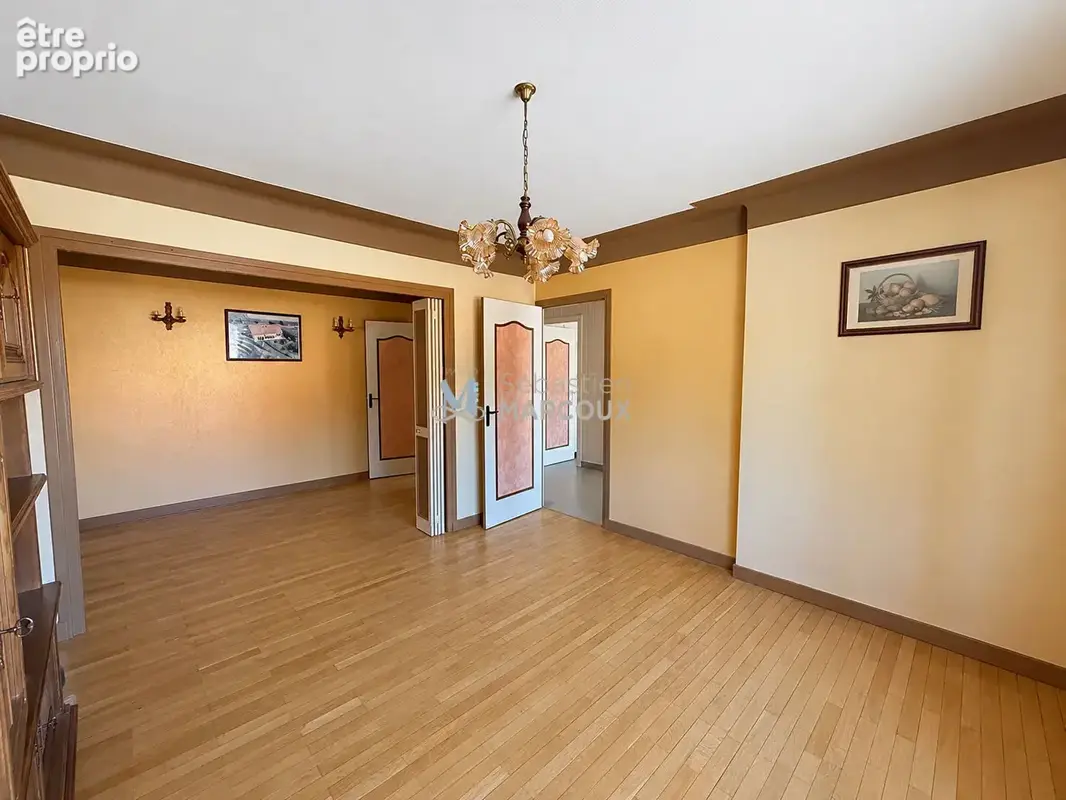 Montbrison (Moingt) Villa  F5  (96.55 m2 hab) + sous sol + combles aménagés, avec beau potentiel - photo 6
