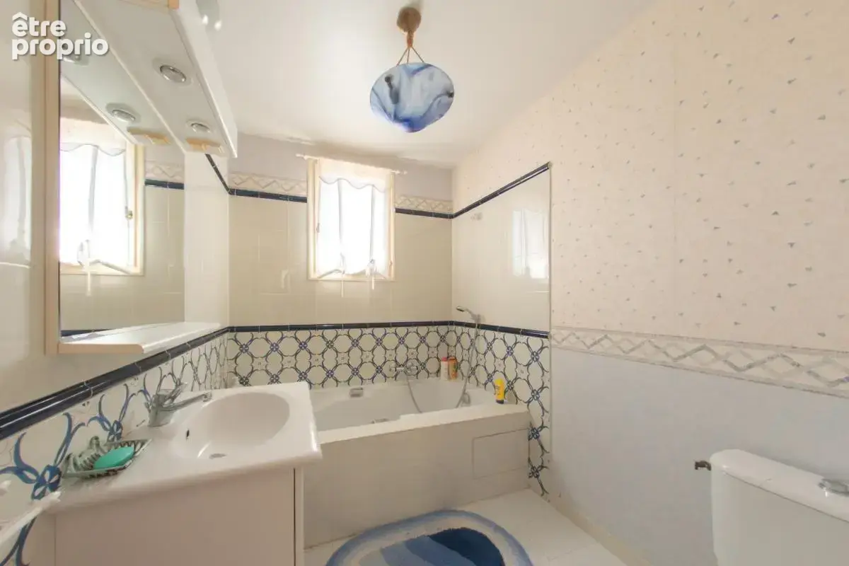 Villeneuve-lès-avignon (30400) – maison individuelle – 5 pièces – calme absolu – aucun vis-à-vis – piscine – bureau indépendant - photo 10