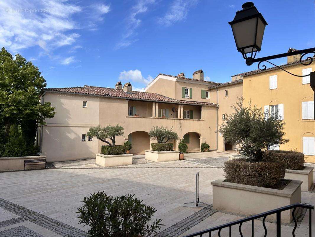 Appartement à MALLEMORT