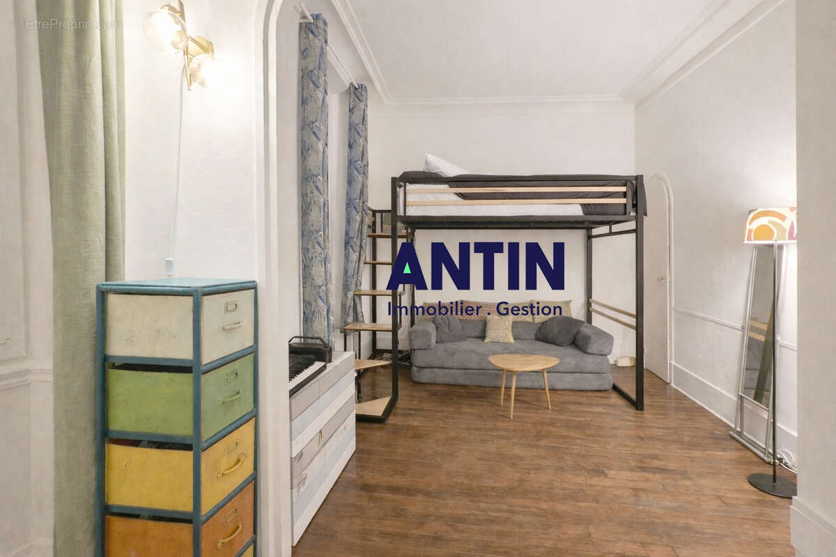 Appartement à PARIS-17E