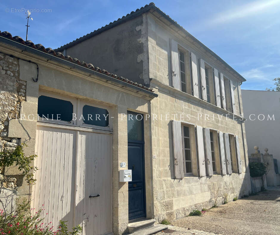 Maison à TONNAY-CHARENTE