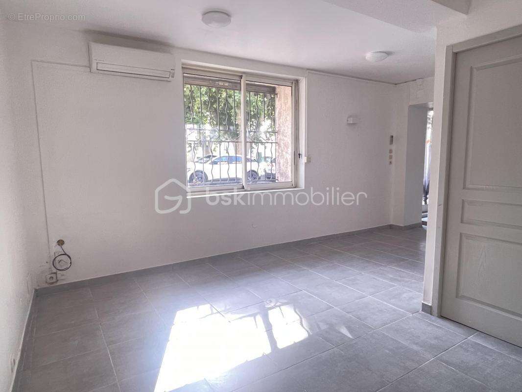 Appartement à MEYNES