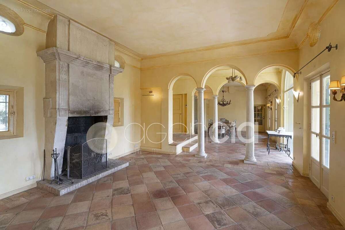 Maison à CARROS