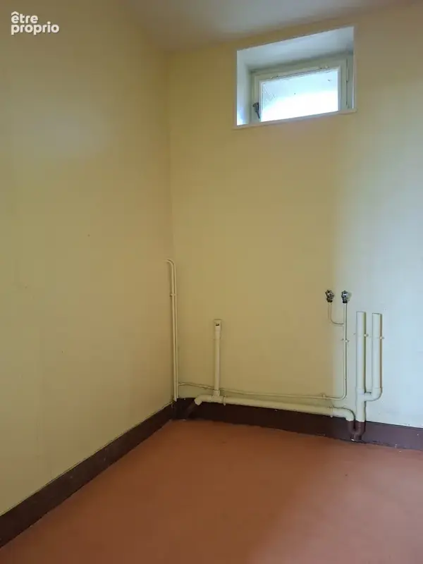 Maison de village à réfraichir, 5 min écoles college, péage, et gare Sncf, 35 min le Mans, 15 min ALENCON avec  jardinet - photo 7