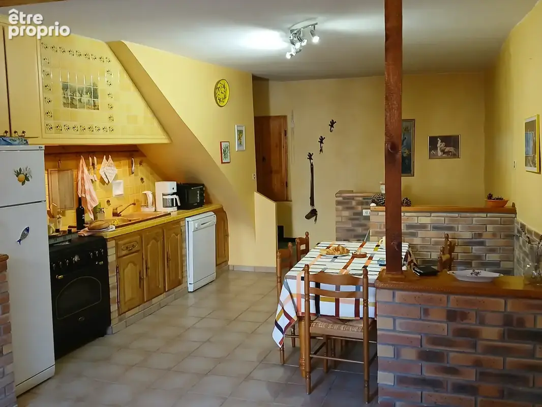 maison de village  sur 3 niveaux - photo 3